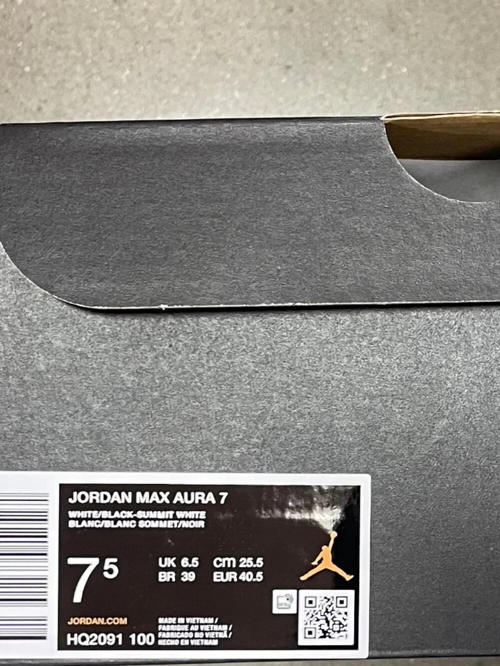 Men's Jordan Max Aura 7 Mid Sneaker (various colors and sizes)